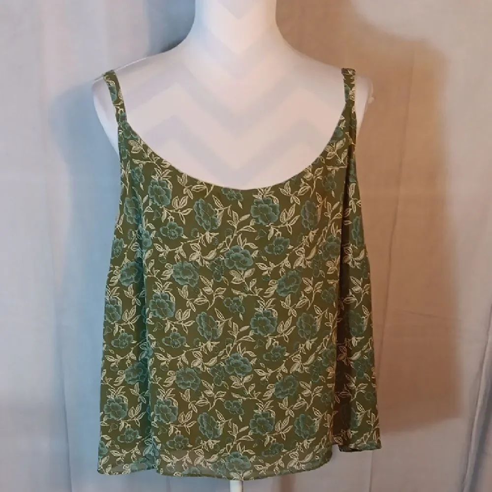 Green Floral Cami - Picture 7 of 7